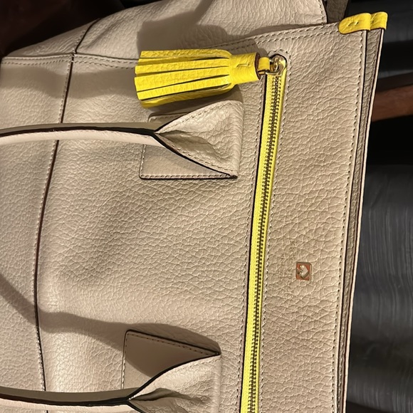 KATE SPADE Southport Leather bag- LARGE 13.5 L x 17 W - Picture 2 of 5